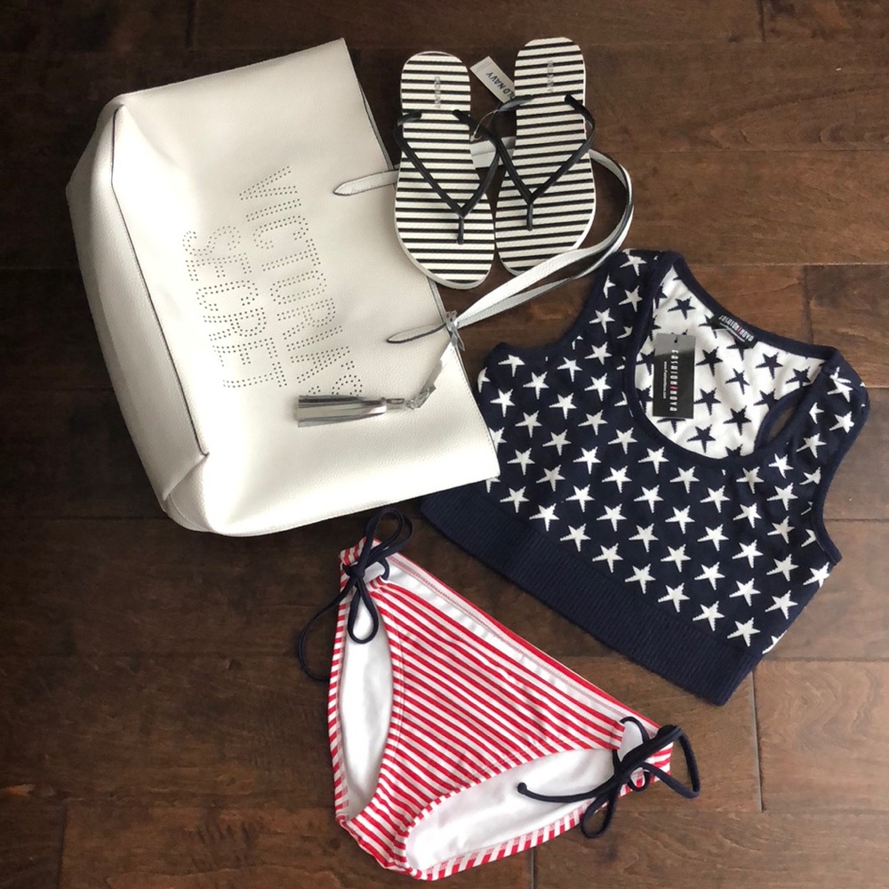 NWT Navy/white Fashion Nova Crop Top